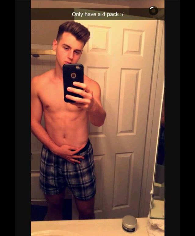 Reaction_TimeFP's tweet image. Tal says he has a 4 pack.
I have a 6 pack

of twinkies😜🔥

@TalFishman_