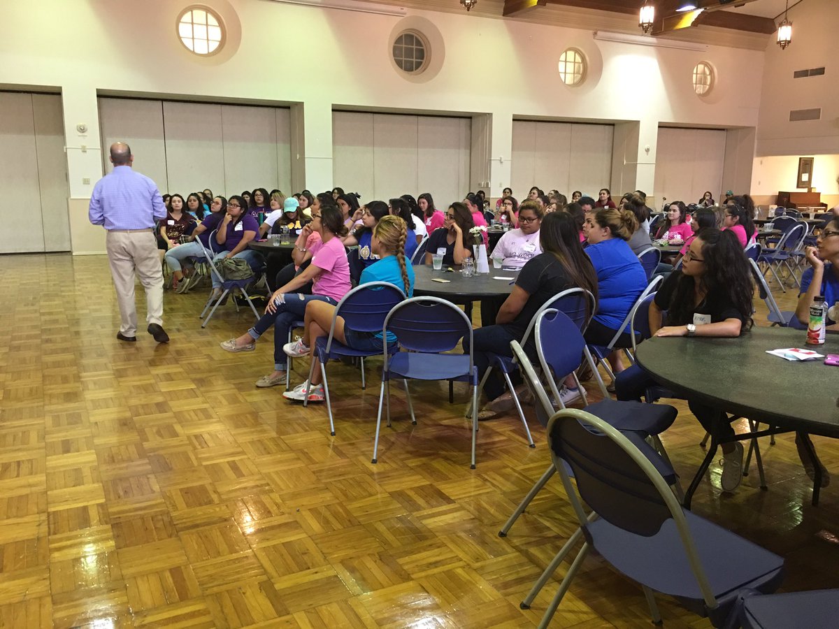OOOatTAMUK's tweet photo. HUGE thanks to our guest speaker @David_Stollman for educating and inspiring our fraternities and sororities! #BIOGO https://t.co/zy4aFFRQq4