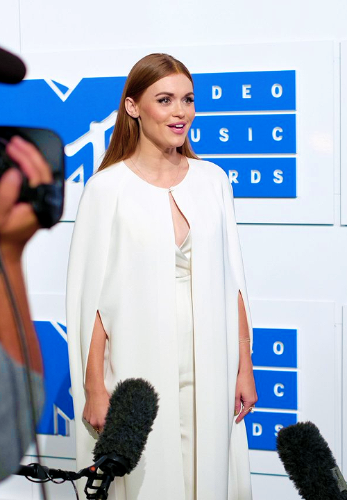 wannabeinfinite's tweet image. MIREN QUE HERMOSAS SE VEN HOLLAND Y SHELLEY, NUESTRAS REINAS DE BEACON HILLS.