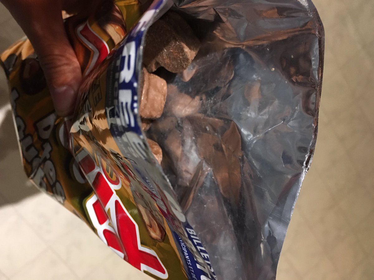 iamtheallspark's tweet photo. . @twix your Bite Size Twix experience would be way more enjoyable if you had a resealable package. @prunstedler https://t.co/ikI3oZMIow