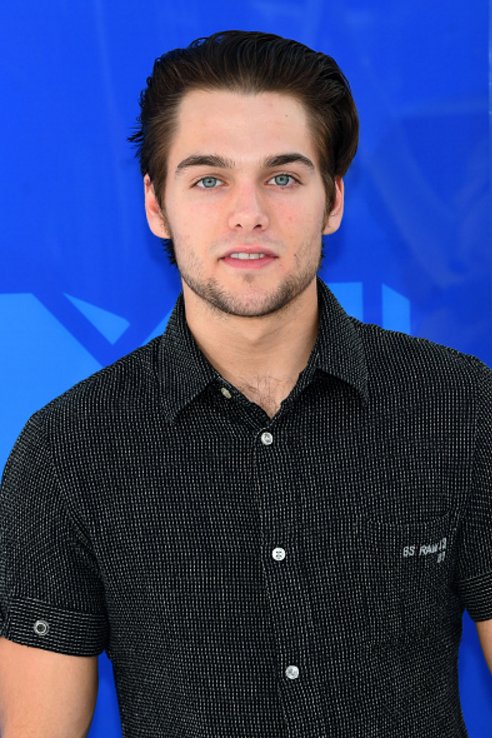 roseswarnette's tweet photo. Deus no céu e Dylan Sprayberry na terra #VMAs https://t.co/ggtY0B0Jnj