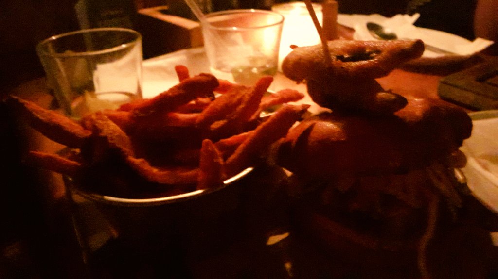 MSDLIGHTS's tweet image. ❤ da catfish &amp;amp; prawns burg of the month @TheBluesKitchen #Brixton. Yummy!! Was a lil bit dark inside tho! 💚💛❤