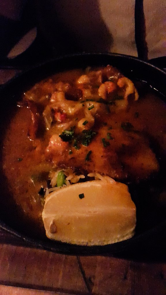 MSDLIGHTS's tweet image. ❤ da catfish &amp;amp; prawns burg of the month @TheBluesKitchen #Brixton. Yummy!! Was a lil bit dark inside tho! 💚💛❤