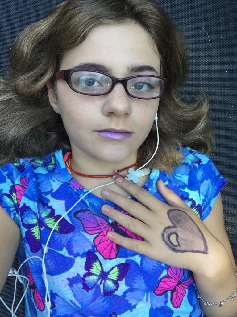 HS_Gamechick_'s tweet image. look this mah face