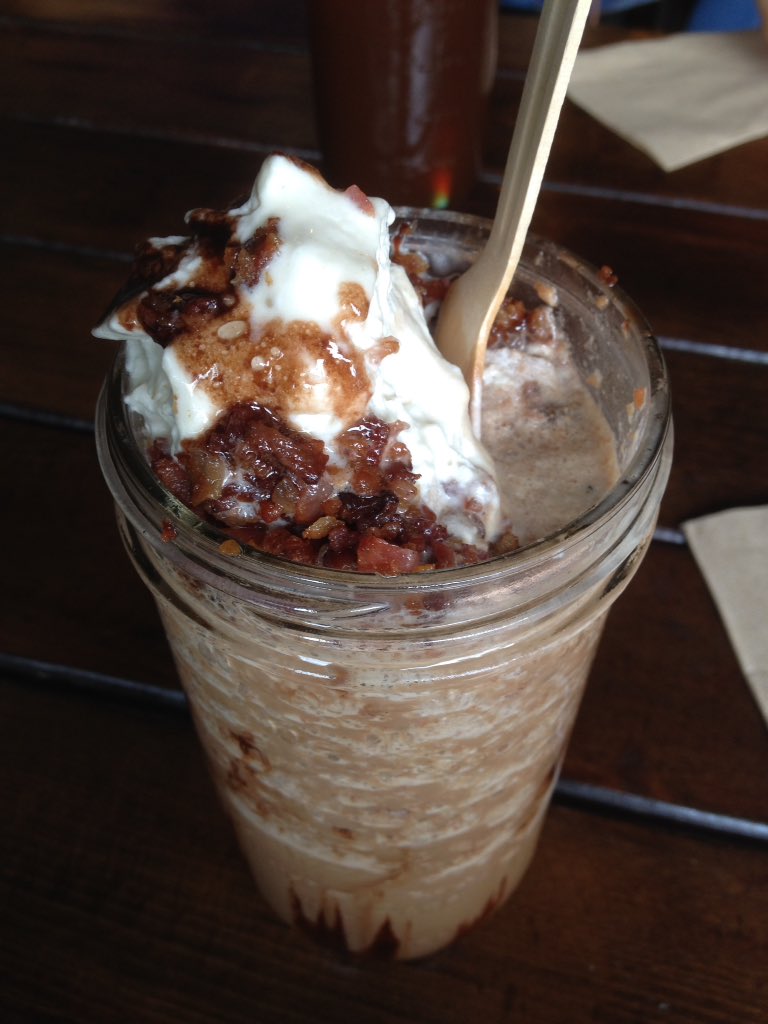 joyeriadeautor's tweet photo. Frapuccino tocino chocolate... ReeeeeWeno!!! https://t.co/ob9QteW7Vi
