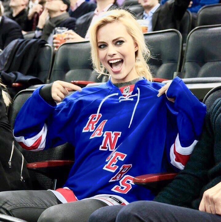 Joker: who's daddy's little monster ? 
Harley: