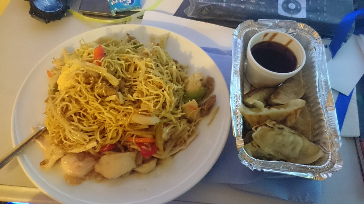 killua777's tweet photo. Dinner~~
#SpecialChowMein #JapaneseDumpling https://t.co/MvbxGeQoRn