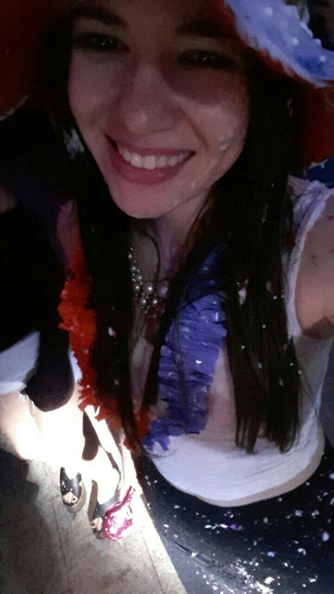 Soffi_Viidela12's tweet photo. #MelyFest 🔙🎊🎊😍🎉 https://t.co/1HIjFMgtKi