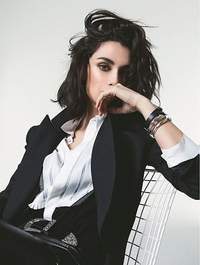 #PanteneAltınKelebekÖdülleri  En İyi Kadın Komedi Oyuncusu Kim Olmalı ?

Demet Özdemir : RT

Hande Doğandemir : FAV