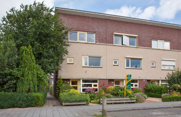 Op zoek naar een ruime hoekwoning in #stadshagen #zwolle open huis zat. 3 september #funda funda.nl/koop/zwolle/hu…