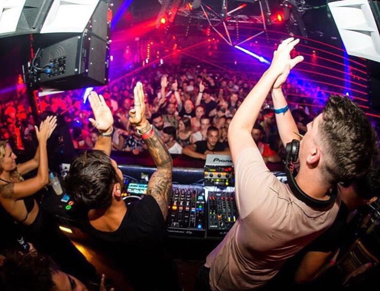 _NTRP_'s tweet photo. @hotsince82 and @I_Skream vibing at @dc10ibiza in Ibiza ππ½
#hotsince82 #skream #dc10 #ntrp #ntmoth https://t.co/04GgfGG4Zo