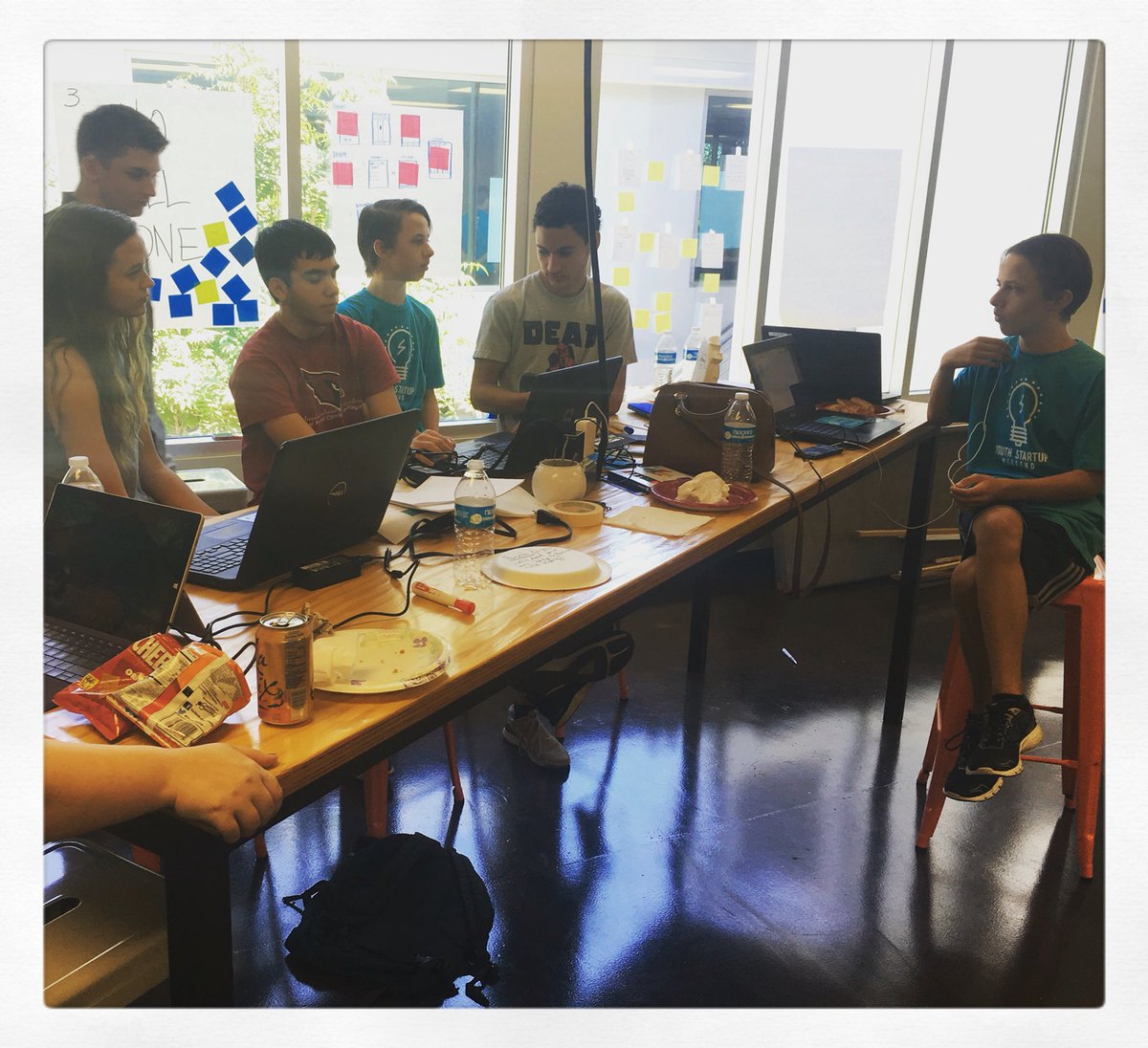 cohootsphx's tweet photo. #yswphx team @nocellzone going over its pitch! Pitches start @ 2pm! Come on over! #yesphx #PHX #entreprenerds https://t.co/gc1ggcjeQN