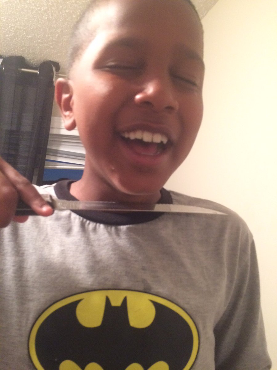 kentarosfatty's tweet photo. @kentarosfatty still can't believe he let me hold a knife to his neck so Zara could meme him https://t.co/e2fHf3hgoK