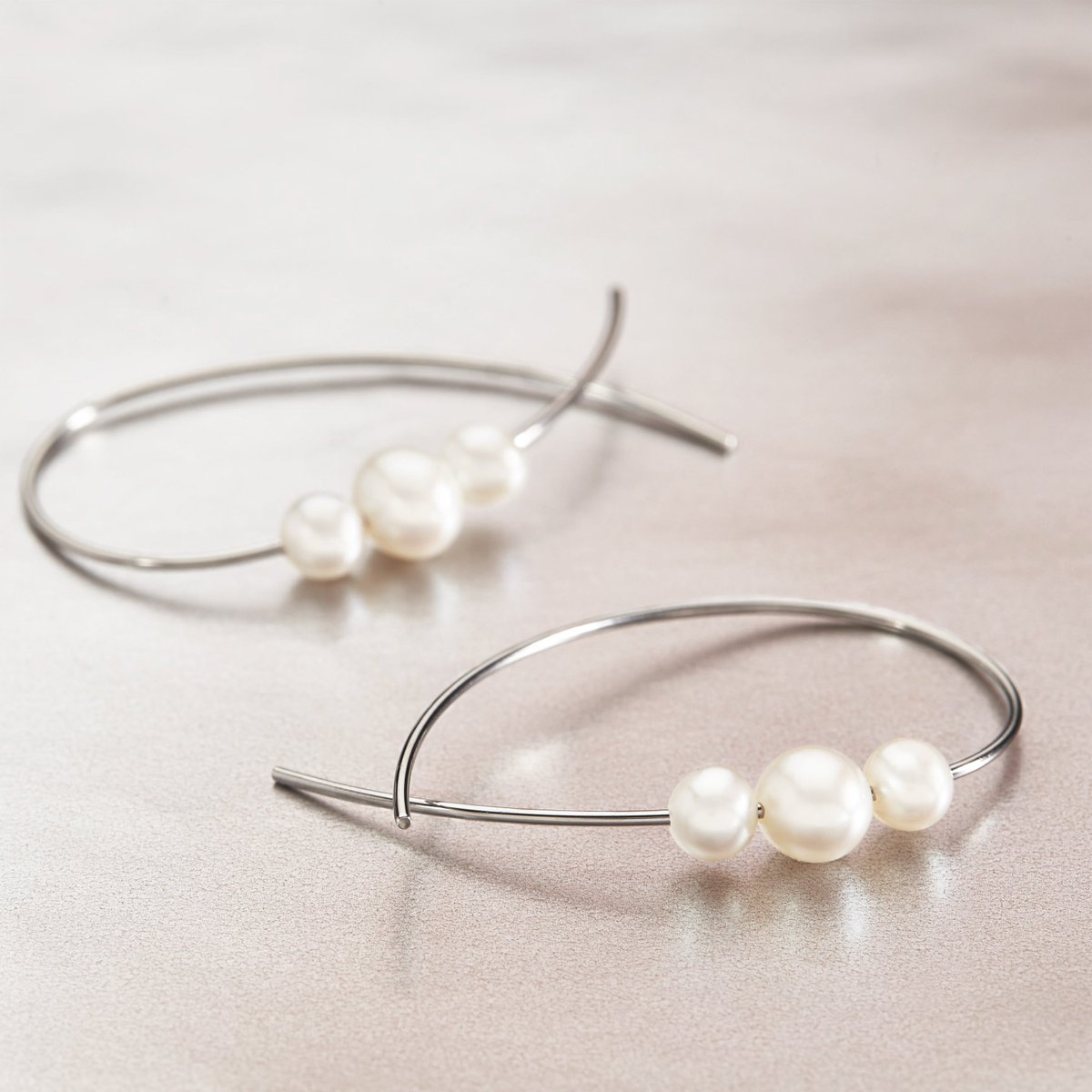 HonoraPearls's tweet photo. @QVCUK has gorgeously dynamic pearl earrings waiting for you! #PearlsThatGoWith #ModernUpdates #JOTD #HonoraPearls https://t.co/BFBlLdk83B