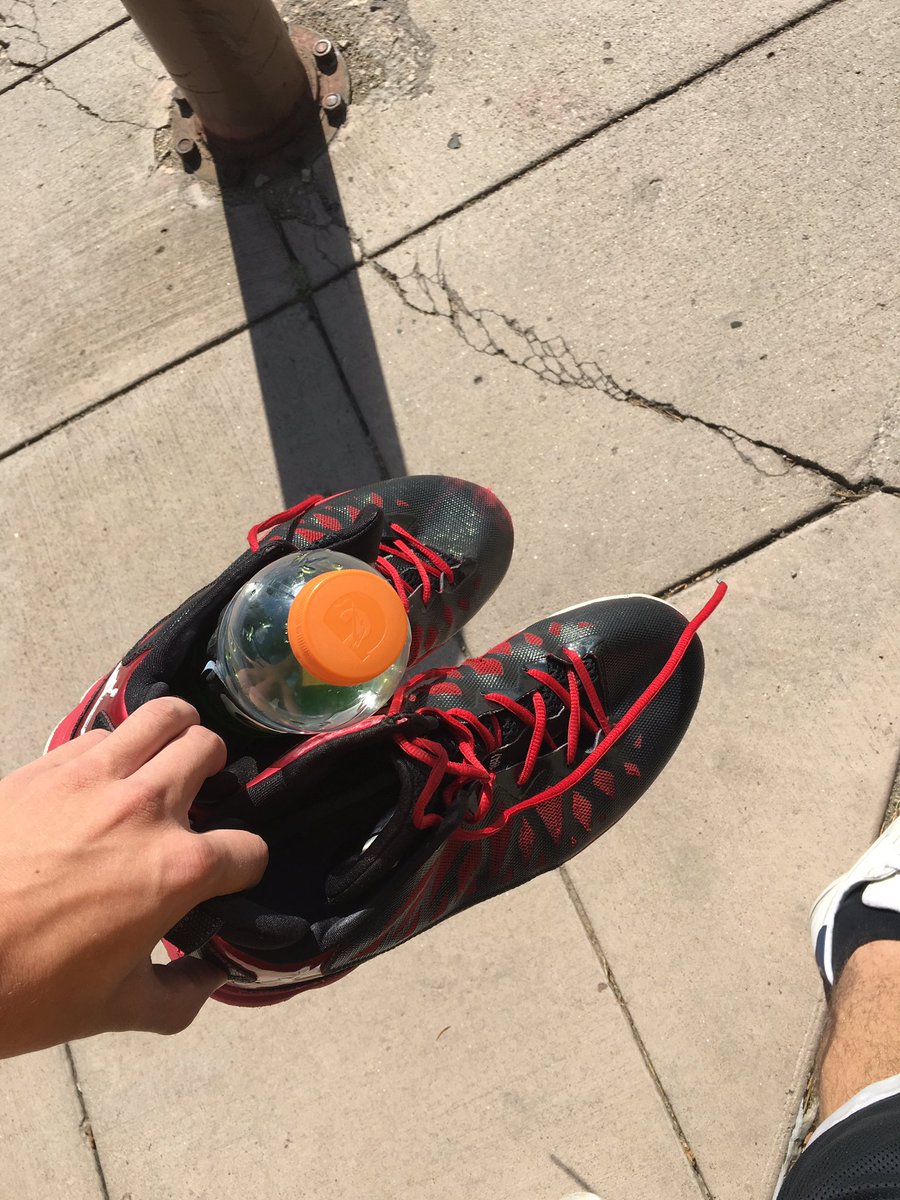 WhiteKidBall's tweet photo. Don't worry ya'll. Your boy is still out here ballin' https://t.co/UUiuWpecyl