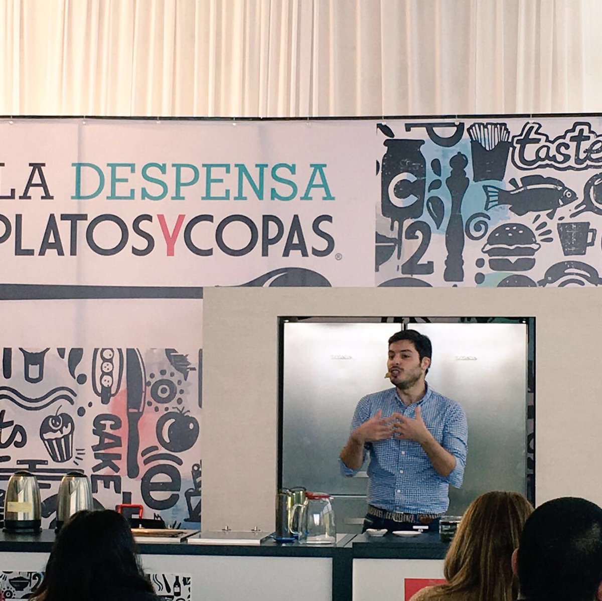 Adagioteaschile's tweet image. Nuestro @TeaSommelierScl hoy estuvo dando una exquisita Cata de Té en la Feria Gourmet La Despensa de @platosycopas