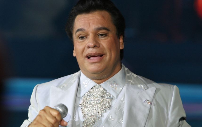 hdmxrad's tweet photo. Fallece Alberto Aguilera Valadez “Juan Gabriel” https://t.co/ZnIZdOnH3Q https://t.co/SUZF1z7Z4V