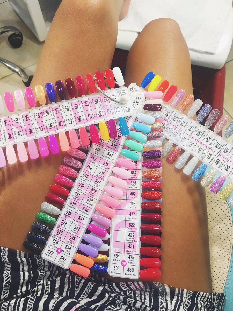 TTLYTEALA's tweet photo. The hardest decision 😩 https://t.co/8jlzg1NVDg