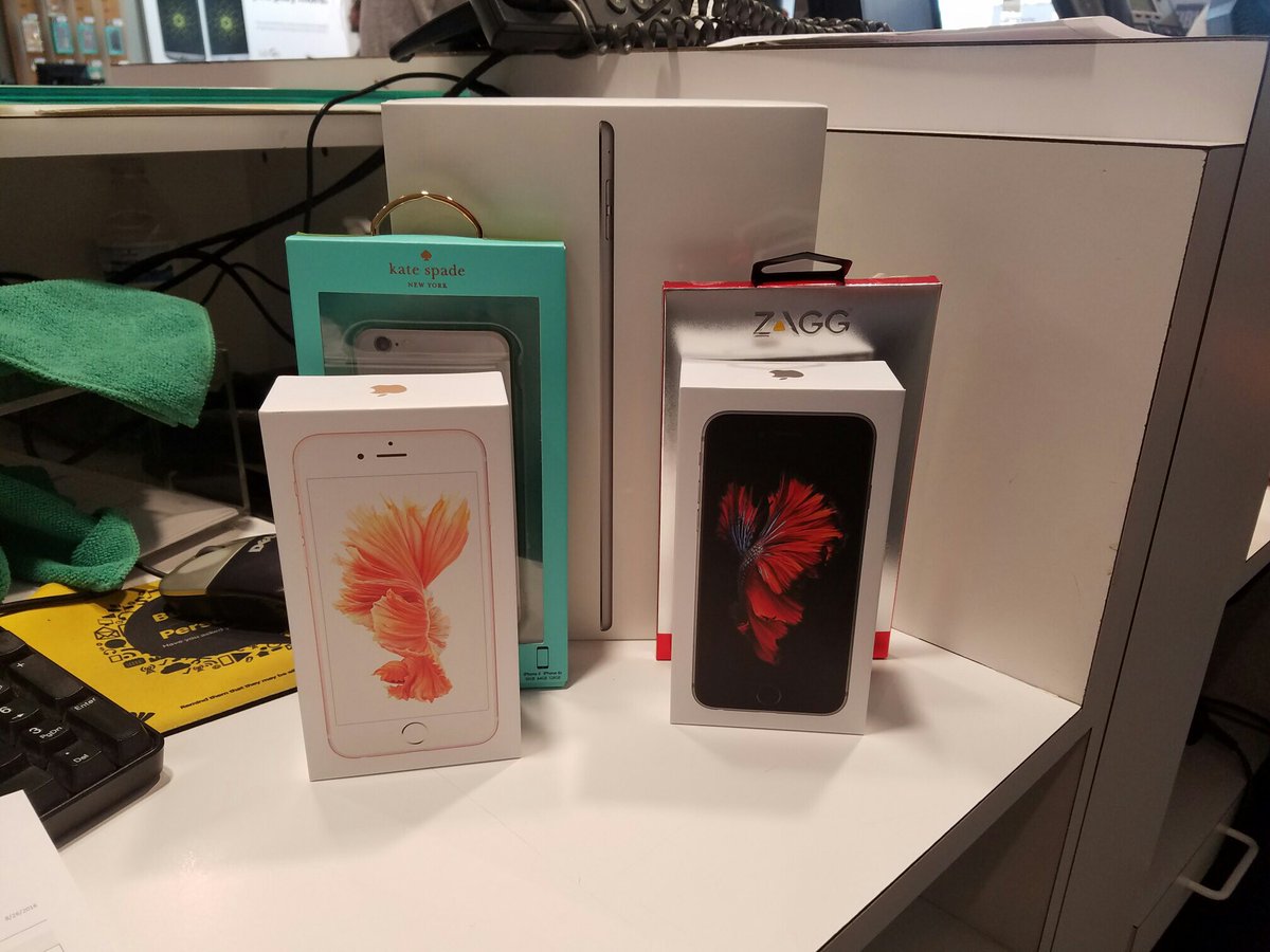 Sprint Store 825 tweet media