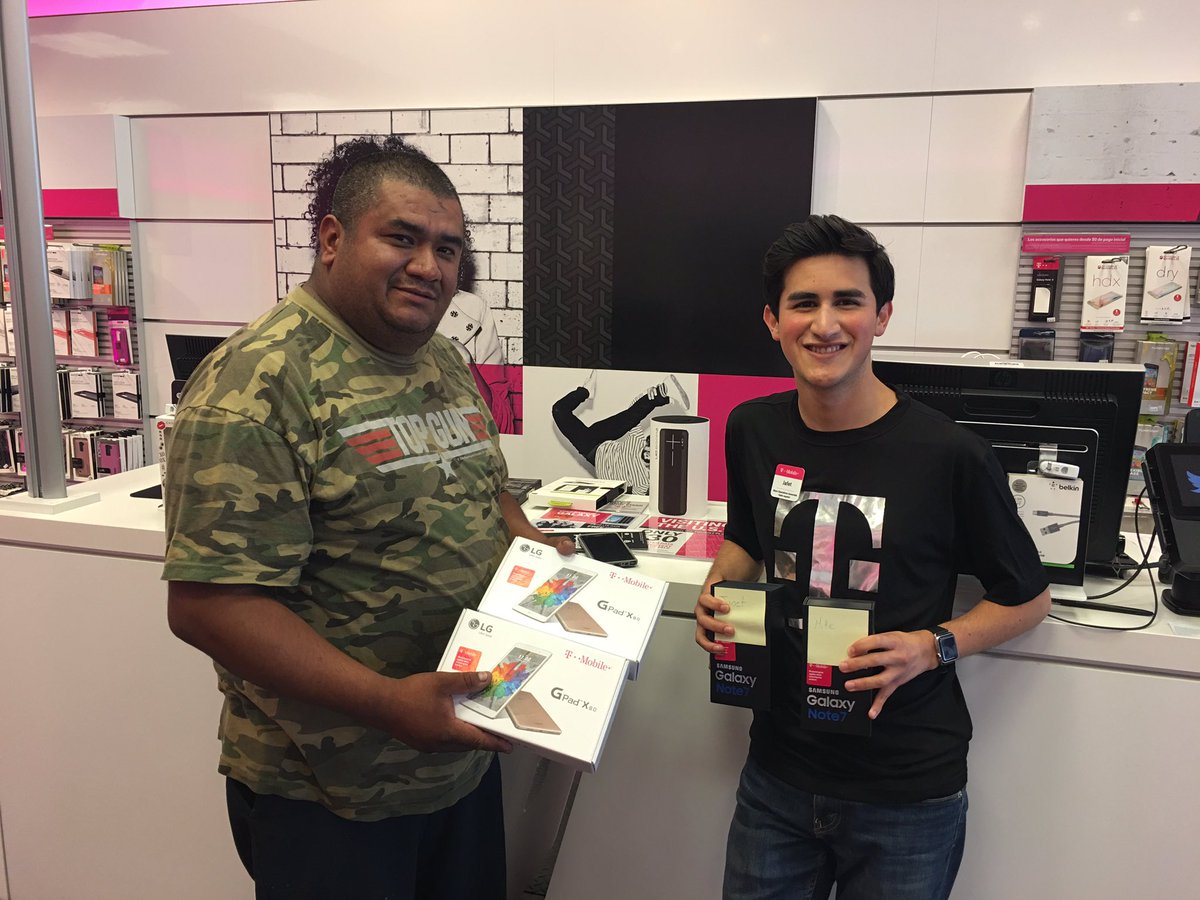MikeShalhout's tweet photo. @OVJafet Helps his @Work customers be more productive w/ 2 free Tablets #Epicsale @MaxvargasSf @AdrianVanHooser https://t.co/qA3B8CWWVw