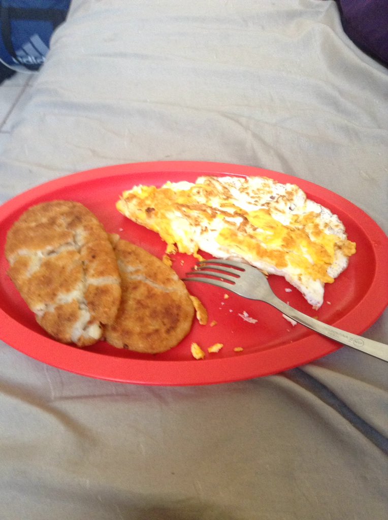 PugaCarillo's tweet image. I made this by myself yaaaaaa