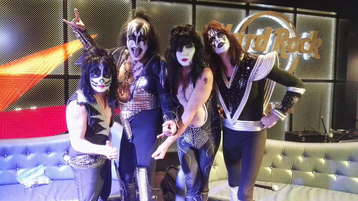 EventsFlashback's tweet photo. Strutter la banda Tributo a KISS de USA llegó a Panamá y ofreció una conferencia de prensa esta tarde en @HRCPanama https://t.co/vrJY7PX6os