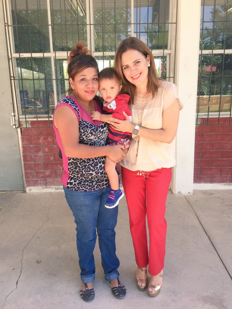 HildaFloresE's tweet photo. Reitero mi compromiso con los grupos que más necesitan ser atendidos. #CAM20 #Allende #Coahuila #HFE https://t.co/D3gapRvjYQ
