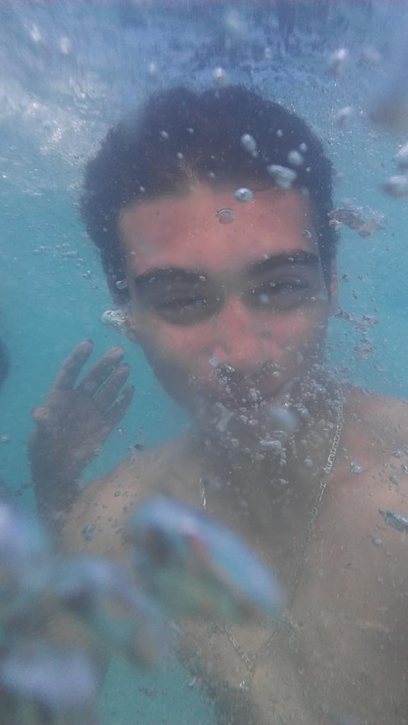 bombooooo1's tweet image. 2ny a8rk a8rk ta7t el ma2😂😂😂