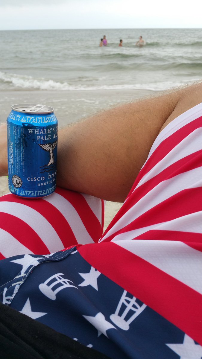I wish every day ended like this. <a href="/barstooltweets/">Barstool Sports</a>  <a href="/CiscoBrewers/">Cisco Brewers</a>  #capesummers