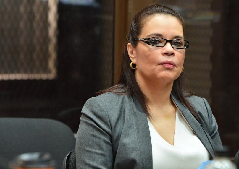 soy_502's tweet image. Roxana Baldetti, la historia de la mansión que quiso ocultar y que está a punto de perder
bit.ly/2bvQikK