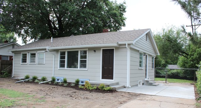 ProHomeBuyers's tweet photo. Get Half Off 1st Full Month's Rent, if Rent 2 Own by 9/6! Click the link for  details. https://t.co/GFFSEewXcL https://t.co/4QaPwZV6GP