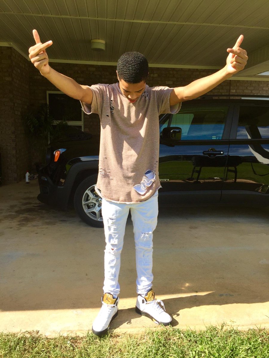 nocap_el's tweet image. Ion trust niggas,so it's Fuck niggas!!! 
#TrxpLordz™