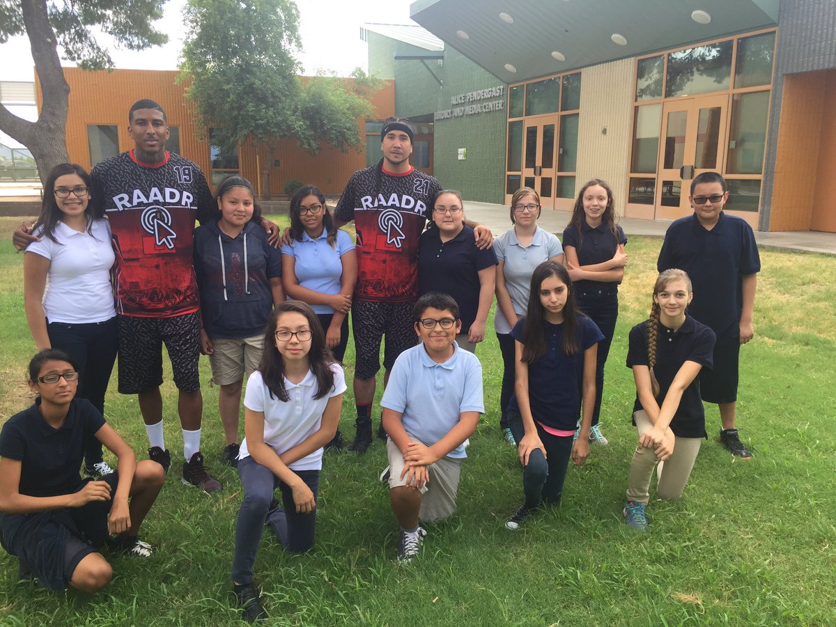 Pendergast1's tweet photo. Thank you @KD_DunkInventor for visiting @Pendergast1 @Dare2DreamAZ Student Leadership Club https://t.co/YSekBbwKRp