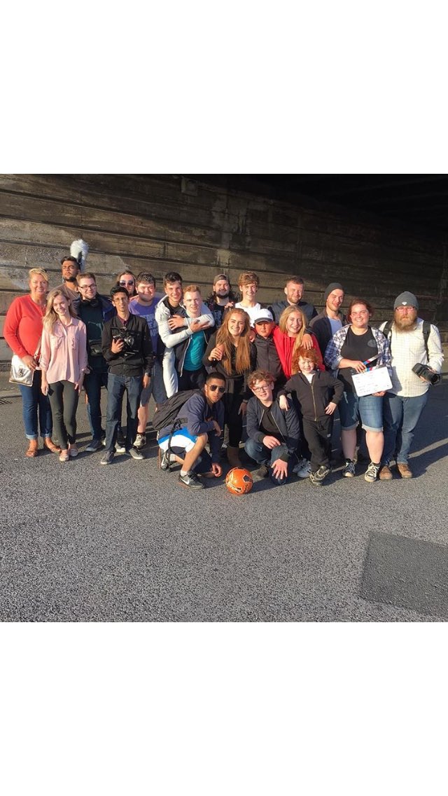 BlueBridgeFilms's tweet image. It's been an absolute pleasure working with this talented bunch! #thegrassisgreener