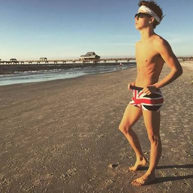 luishern134's tweet photo. RT if you think @taylorcaniff  is so SEXY 😍🔥 https://t.co/taFhNjuD6g
