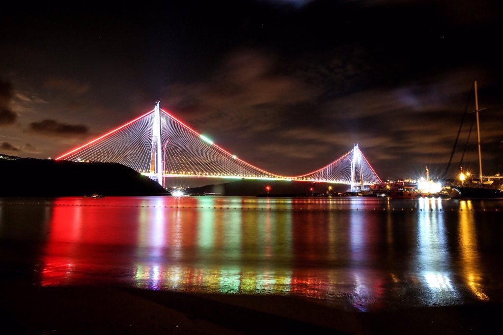 Yavuz Sultan Selim Köprüsü, vatanımıza, milletimize hayırlı olsun.
Allah, devletimize, milletimize zevâl vermesin.