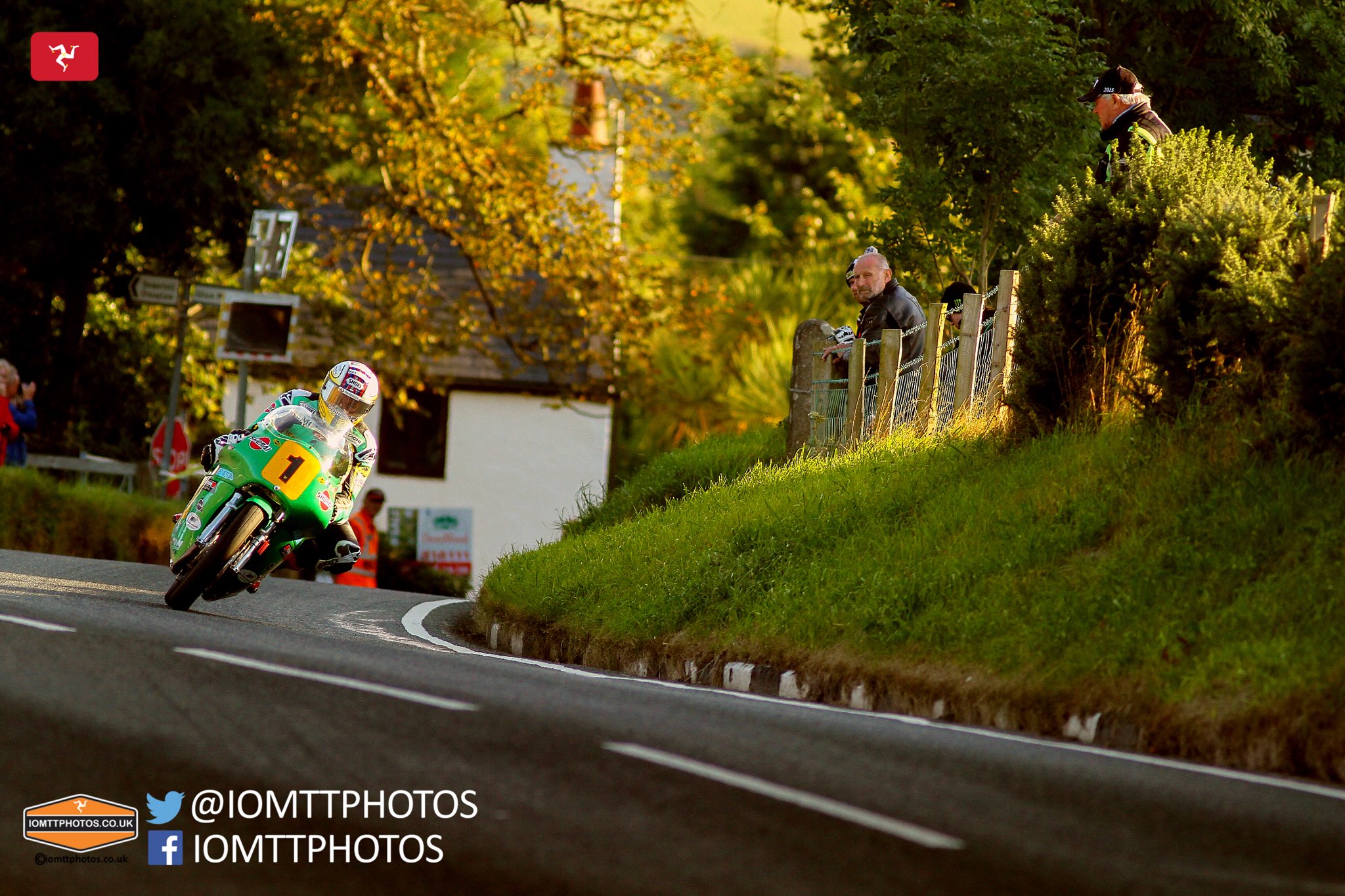 classic - [Road Racing] CLASSIC TT ET MANX GRAND PRIX 2016 Cq0cNg0XYAEHLc8