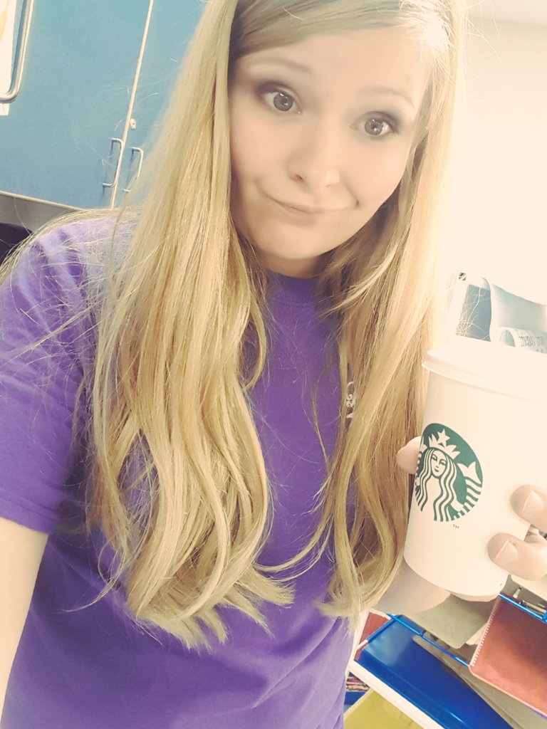 ChelseyMallory2's tweet photo. Wow I love my job! Enjoying morning coffee! Thanks Kelli! #wonderfulplacetowork #oneflagstone https://t.co/3PWiCZD8EA