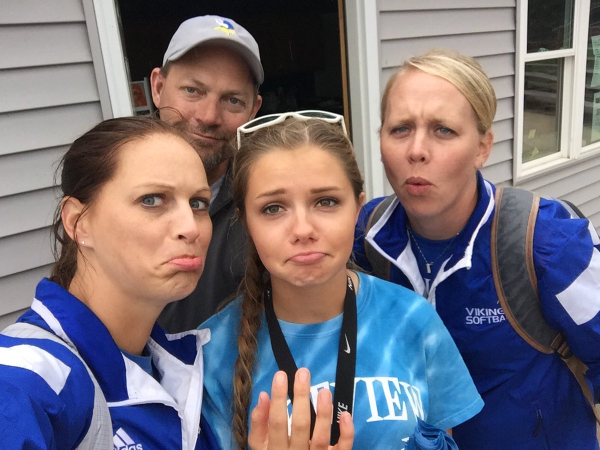 ViqueenSBall's tweet photo. The birthday girl @riley_lyon might have broken her finger today. Let's all hope not. #wetpractice #sadfaces https://t.co/oCeK03XCsc