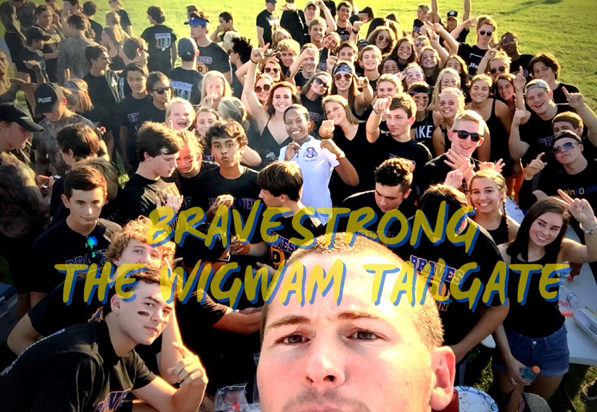 zachpeterson3's tweet photo. Football Friday Night! Looking good @OHS_Braves_ss @OHSBravesFB #OHSBraves https://t.co/kLMTywPp2Z