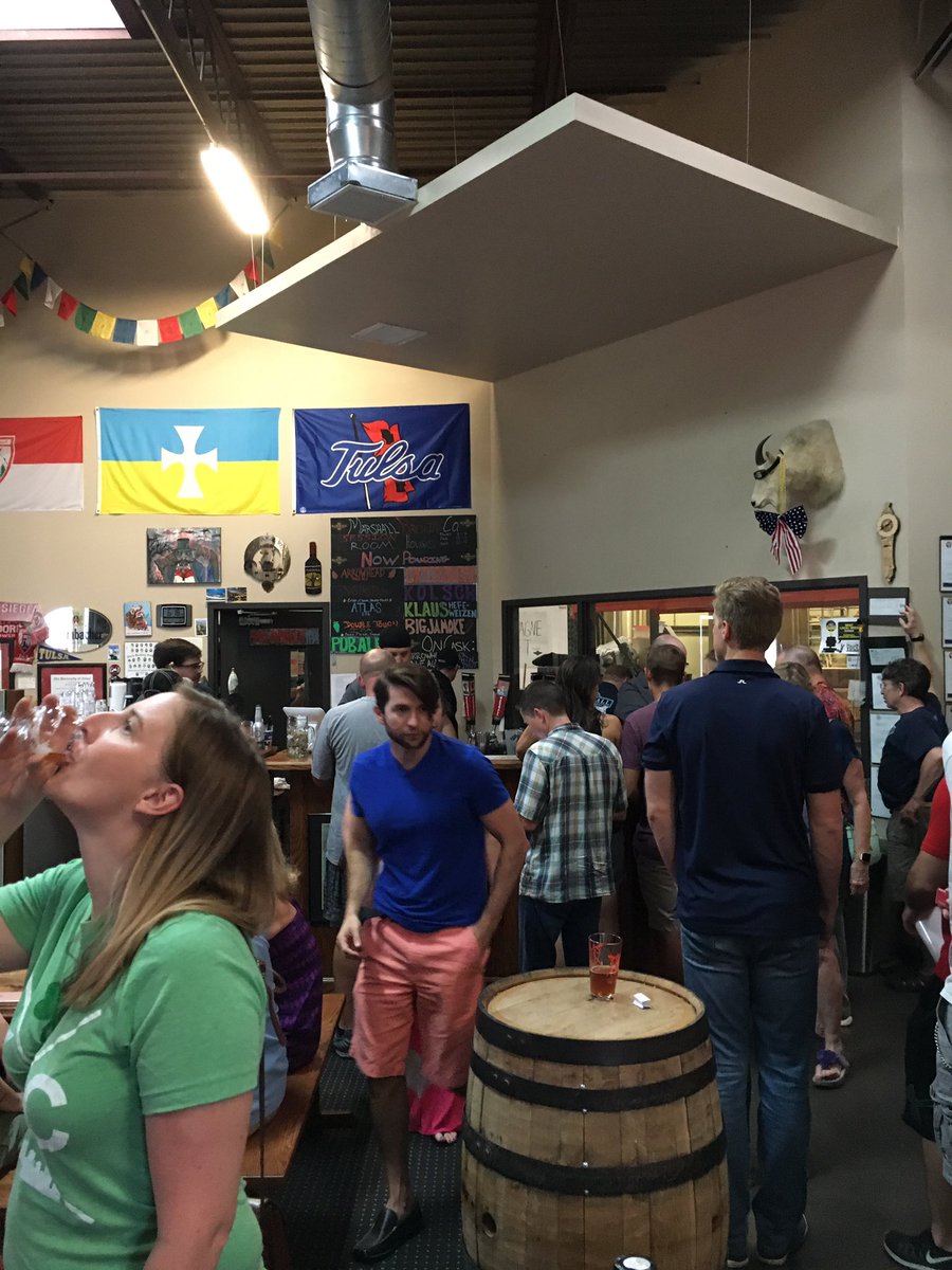 DraftNotesBeer's tweet photo. @MarshallBrewing is packed for #424Day. American Solera too with news crews. #craftbeer #freethetaps https://t.co/UfoCyYK2nn