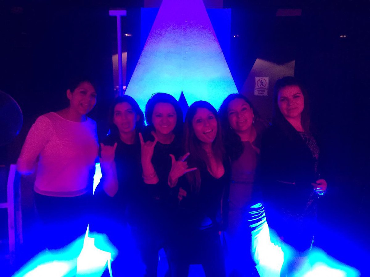 SANDRAF91's tweet photo. equipo LATAM :) https://t.co/jsH6XCq0mW