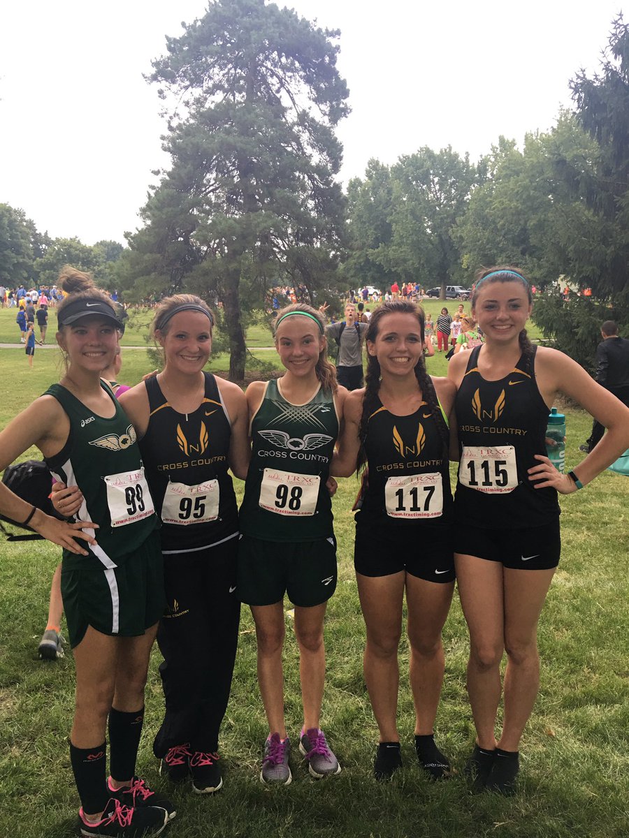 KaylaaGreen18's tweet photo. 1st XC meet was a success! I love my XC peeps! 💕🏅 https://t.co/Byox3oCi8x