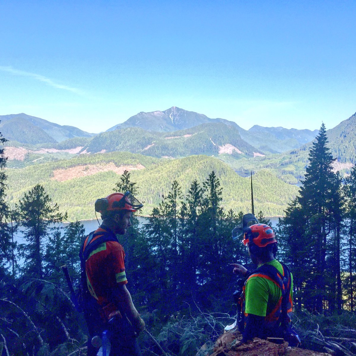 SibolaMtFalling's tweet photo. #FallerFriday! Chris & Dan discuss the plan. (For more great photos: https://t.co/kJAzB80hqF) https://t.co/ovPiQ1fDDA