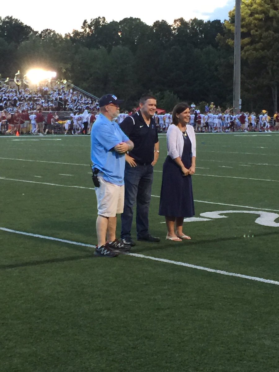 PopeAthletics's tweet image. 1st ate ends 7-7...recognizing TOTY Mrs.Christine Robinson and CEOTY Mr.Dragan Cikic