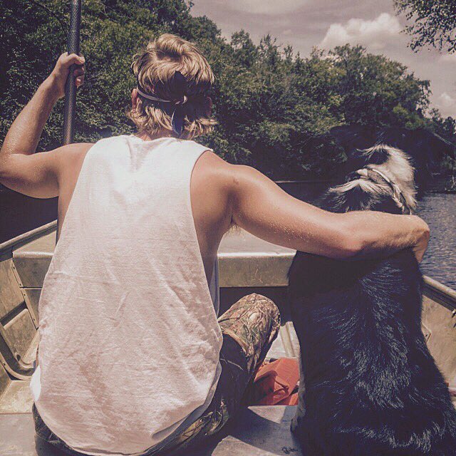 jaredoutlaw's tweet photo. I was so happy the day I found out I was pregnant with you... #nationaldogday https://t.co/1ud4ceXdXz