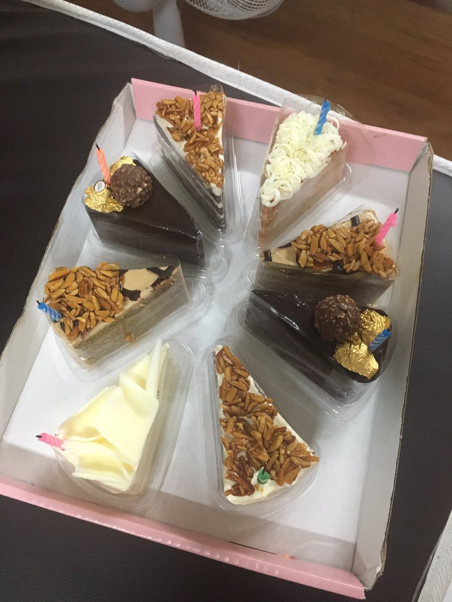 กินเค้กกันทุกคนนน #แอดมิน