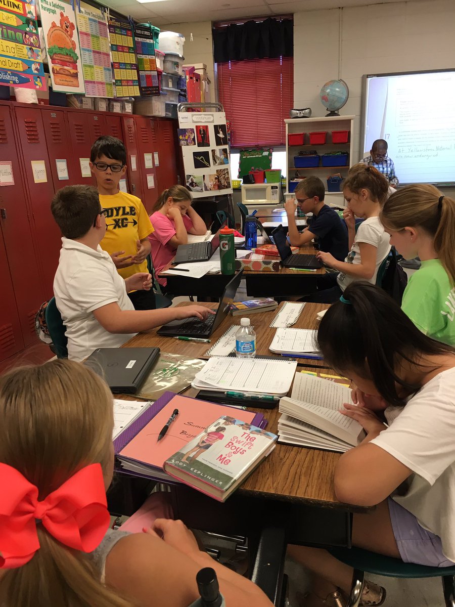 mwmshelby's tweet photo. Fifth graders are reading and using chrome books to take Reading Counts quizzes @WESColts @BoyleCoSchools https://t.co/EcqoKnXGA3