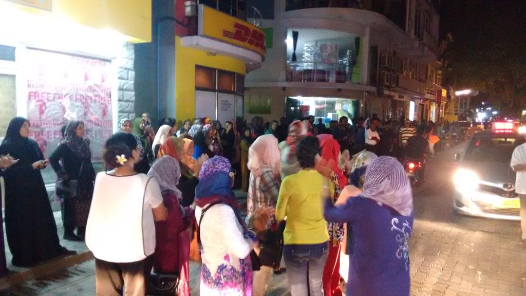 waappey's tweet photo. Yamin ge Verikama dhekolhah rayyithun kuramungendhaa ihuthijaaj ge thereinn. 25August2016 @ MDPOffice SosunMagu https://t.co/mmBaXTXzgl