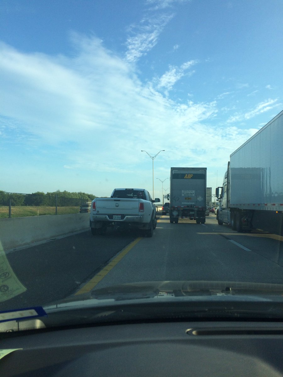 pattygilliam's tweet photo. Dear @ABFtoday #87395, I get heavy traffic in rush hour, but no trucks in the left lane applies to you. #pleaseobey https://t.co/uQDpFxv2lu